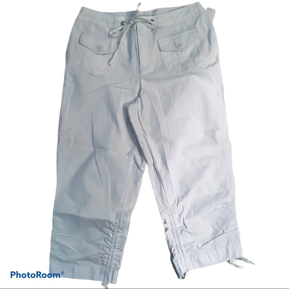 Allison Brittney White Capri/Long Pants. NWT